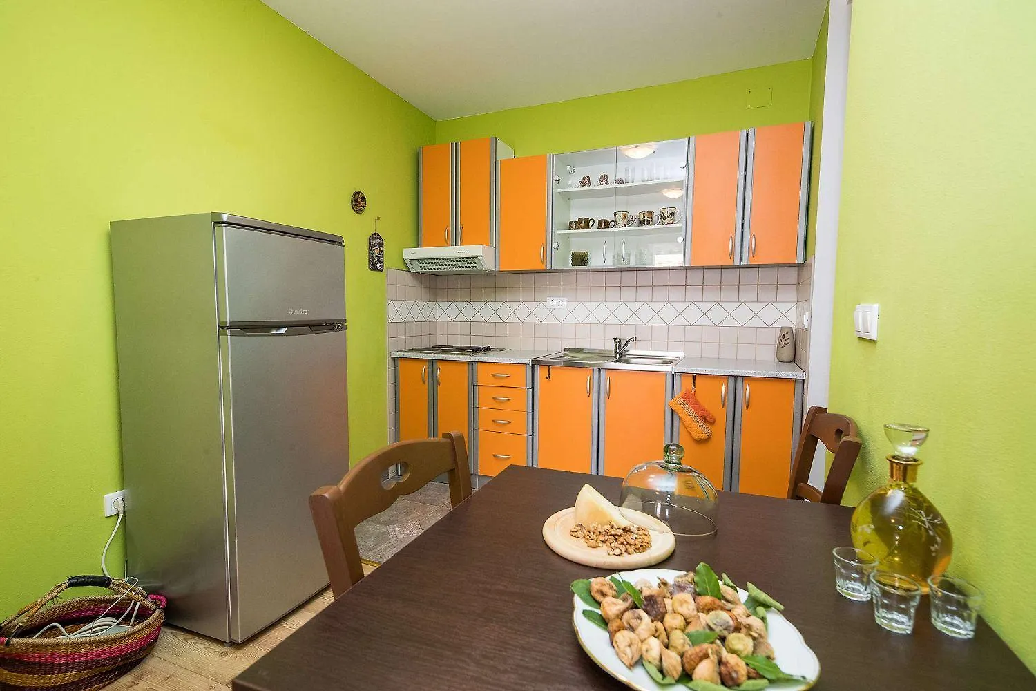 Charmantes Apartment Nur 300 Meter Zum Strand Mit Meerblick, Waschmaschine, Wifi Crikvenica