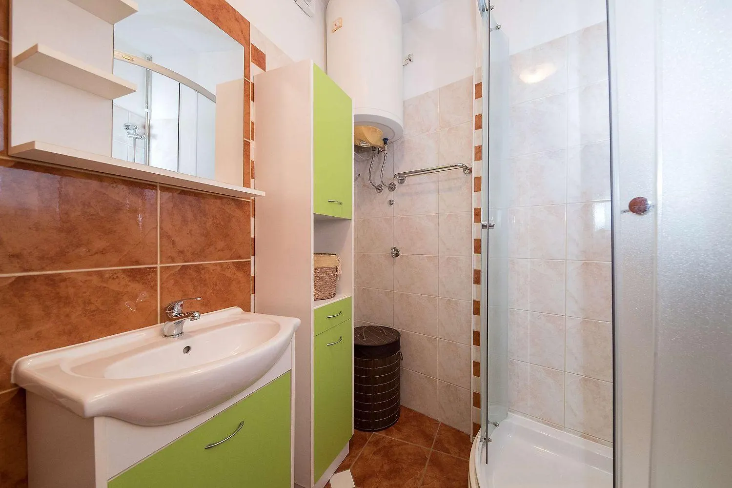 Charmantes Apartment Nur 300 Meter Zum Strand Mit Meerblick, Waschmaschine, Wifi Crikvenica